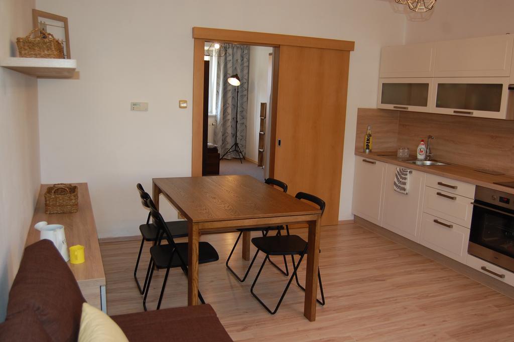 Apartment In A Red House With Garden Чешка Будьовица Екстериор снимка